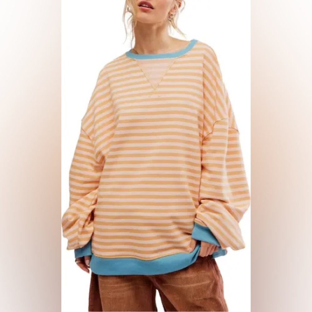 NWOT. Oversize Stripe Sweatshirt
Free People‎